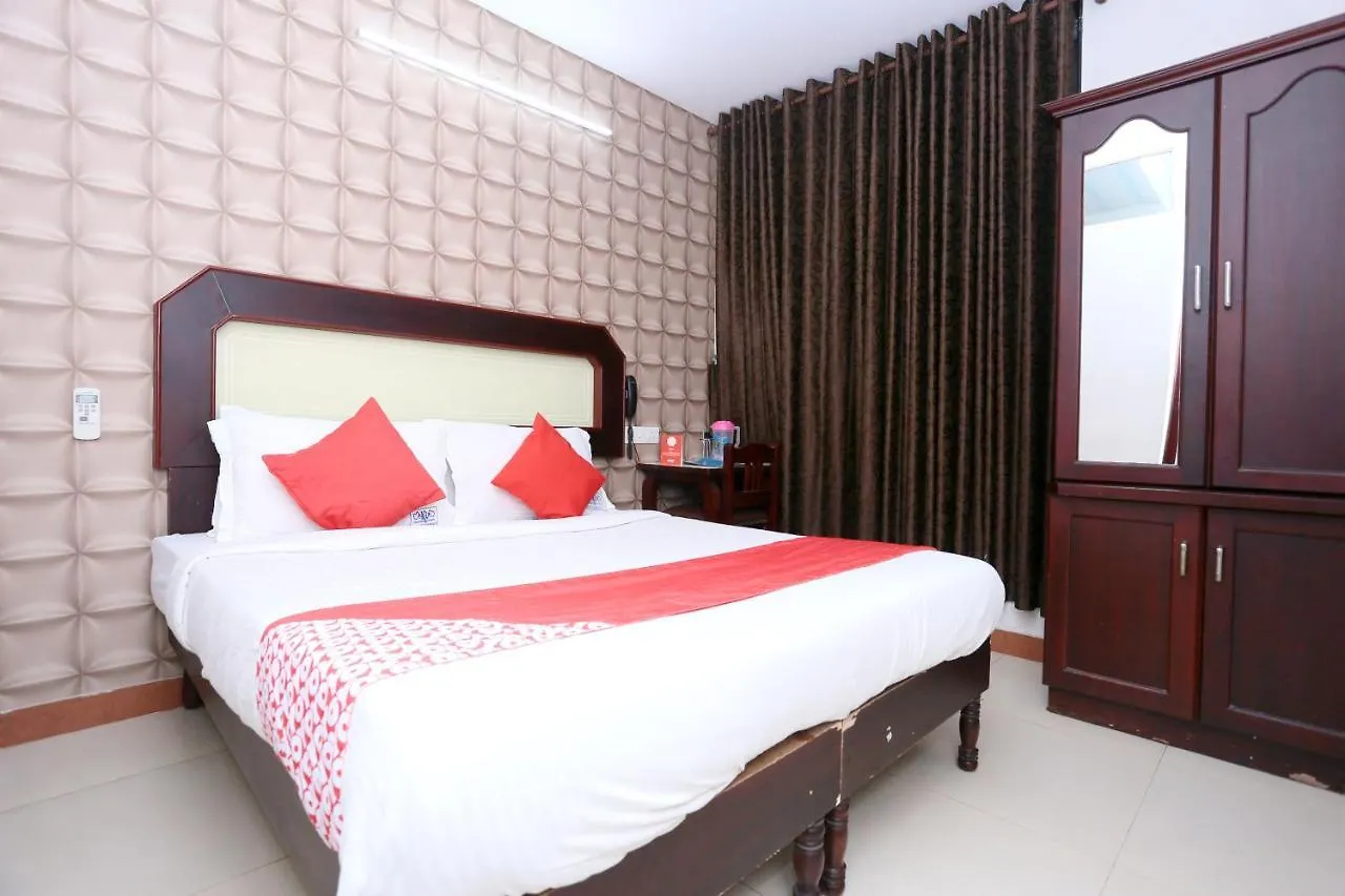 *** Hotel Oyo 8331 Kodavath Residency Alwaye Índia