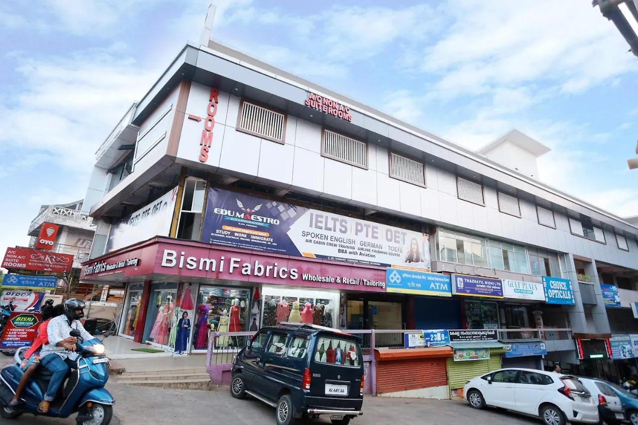 Oyo 8331 Kodavath Residency Alwaye
